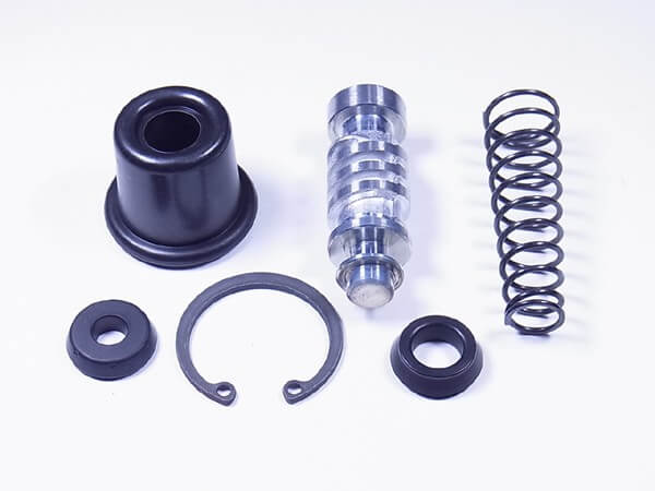 Kit réparation maître cylindre arrière moto pour DR 800 (90-97) DR 800 S (91-97) - MSR-303