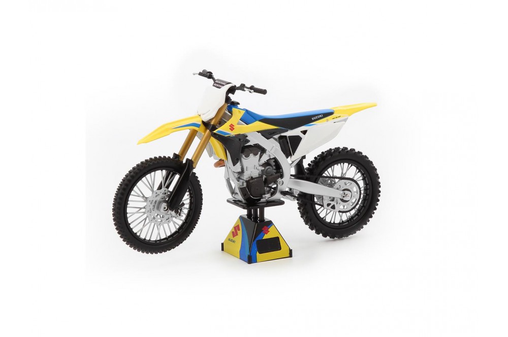  Maquette  Moto  1 12 me SUZUKI RM Z 450 de 2022 Street 